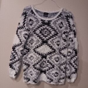 CLINE CURTURE  Black and White Patterned Sweater SZ S